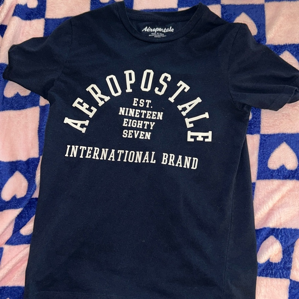 Worn one , aeropostale t shirt ! only $5 (will negotiate)